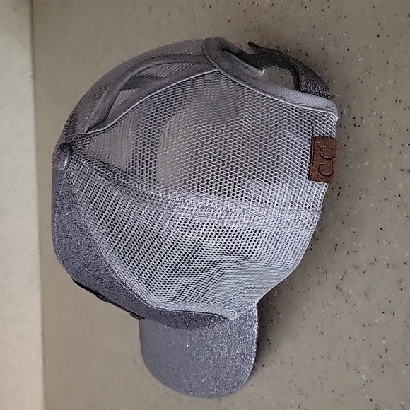 Upcycled CC baseball cap - Picture 4 of 7